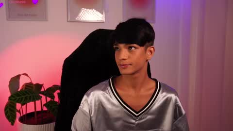 Noah     online show from 02.19.25