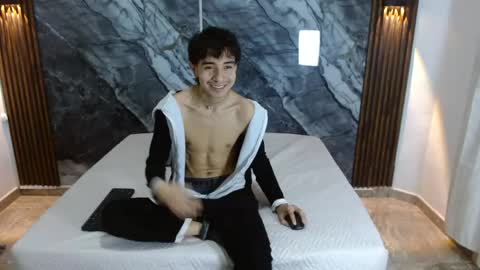 Snapshot of noahwalker__ chatting on 04.23.26 online show from 04.23.26