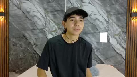 Snapshot of noahwalker__ chatting on 05.06.26 online show from 05.06.26
