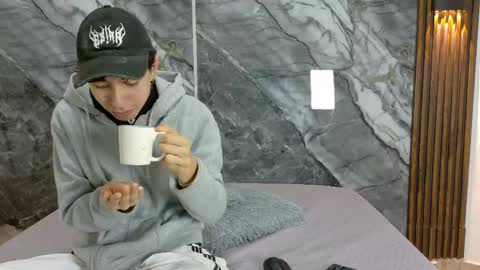 Snapshot of noahwalker__ chatting on 05.15.26 online show from 05.15.26