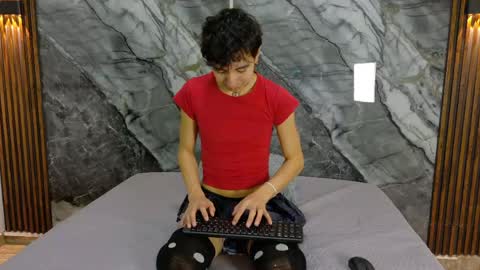 Snapshot of noahwalker__ chatting on 05.22.26 online show from 05.22.26
