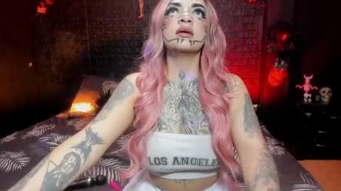 Snapshot of noctara_voss chatting on 05.27.26 Ann online show from 05.27.26