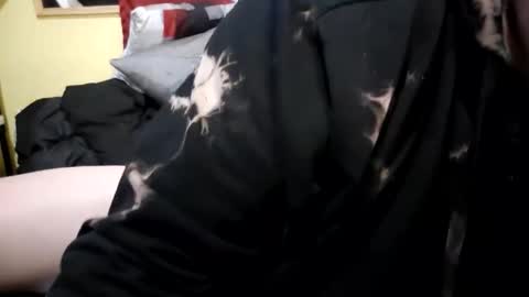 Snapshot of nodak808 chatting on 10.13.25 Jonny Coxman online show from 10.13.25