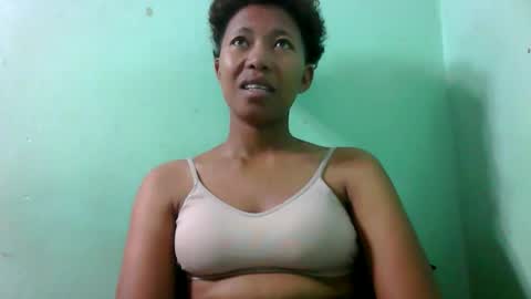Snapshot of noella711128 chatting on 09.27.25 noella711128 online show from 09.27.25
