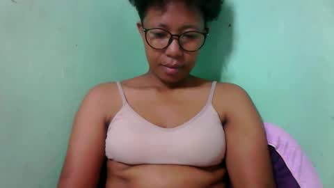 Snapshot of noella711128 chatting on 10.15.25 noella711128 online show from 10.15.25