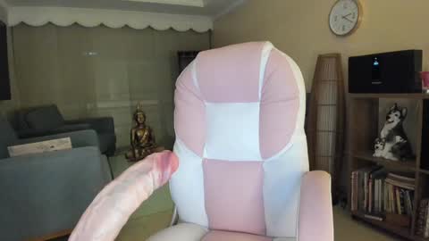 Snapshot of noemibcnz chatting on 11.16.25 In instagram dayhannanoemi online show from 11.16.25