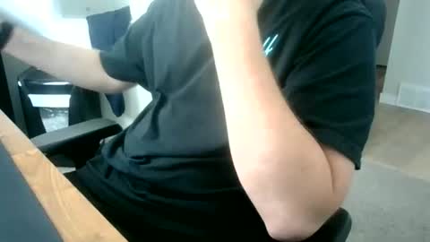Snapshot of noface_hubby chatting on 06.26.26 noface_hubby online show from 06.26.26