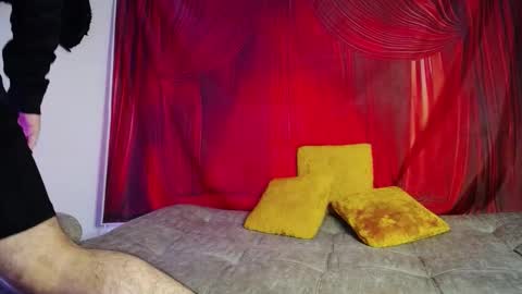 noha_and_iam1 online show from 01.18.26