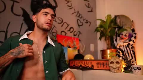 Snapshot of noha_miler chatting on 10.30.25 kevin online show from 10.30.25