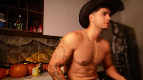 Snapshot of noha_miler chatting on 11.01.25 kevin online show from 11.01.25