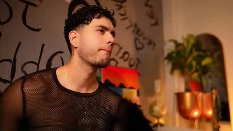 Snapshot of noha_miler chatting on 11.02.25 kevin online show from 11.02.25