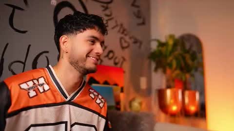 Snapshot of noha_miler chatting on 11.15.25 kevin online show from 11.15.25