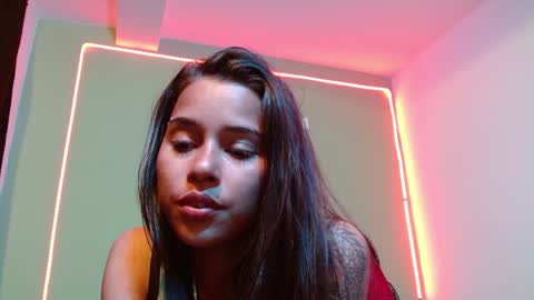 Noha Thomson online show from 12.12.24