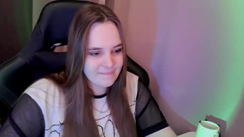 noir_ember_ online show from 12.05.25