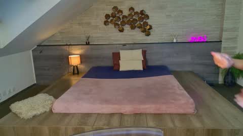 Snapshot of noirchocolate chatting on 03.01.26 Liz online show from 03.01.26