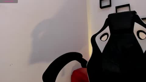 Nora online show from 09.11.25