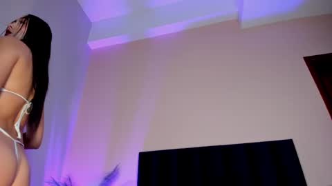 Nora Da Silva online show from 11.13.25