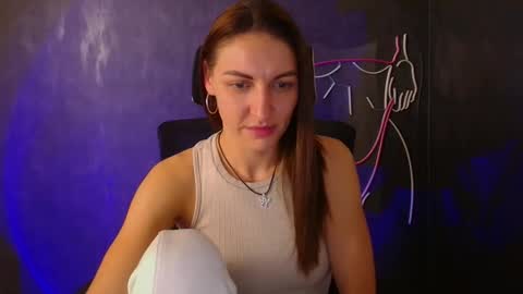 Nora online show from 10.06.25