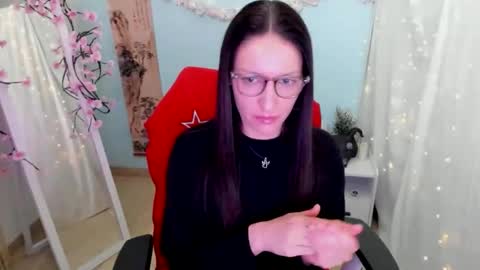 Nora online show from 04.05.26