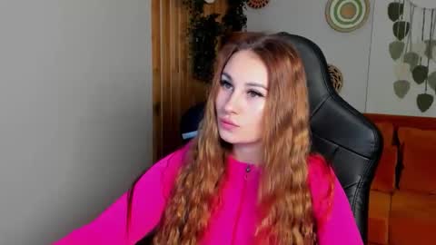 Snapshot of norafoxes chatting on 11.24.25 NoraFoxes online show from 11.24.25