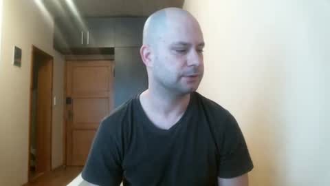 Snapshot of norbertopl87 chatting on 02.15.25 norbertopl87 online show from 02.15.25