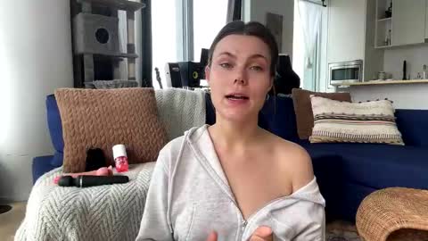 Nordic Belle online show from 04.18.26