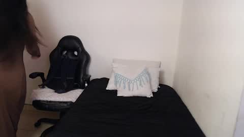 noreen_ online show from 04.12.26