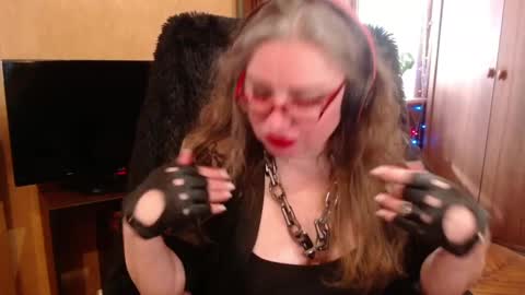 Snapshot of norma_gin chatting on 03.09.25 miss Tress online show from 03.09.25