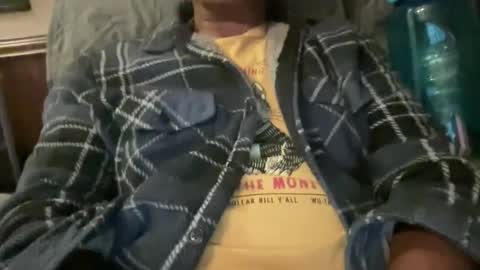 Snapshot of nostringfun chatting on 12.04.24 nostringfun online show from 12.04.24