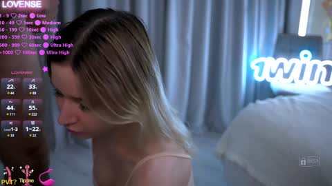 Anna   Check my Bio   Help me to reach 300 thumbs up  online show from 01.04.25