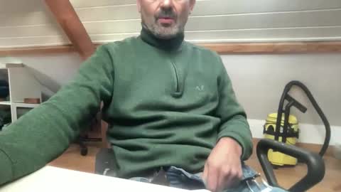 noux69 online show from 11.17.25