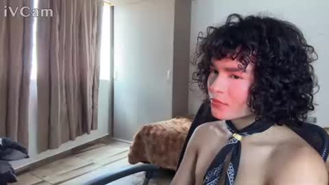 Snapshot of nova740338 chatting on 11.09.25 Nova online show from 11.09.25