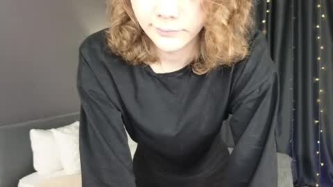 Snapshot of novaeva_ chatting on 05.29.26 Eva online show from 05.29.26