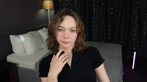 Snapshot of novaeva_ chatting on 06.01.26 Eva online show from 06.01.26