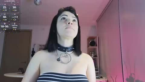 Snapshot of novafet chatting on 12.21.25 nova online show from 12.21.25