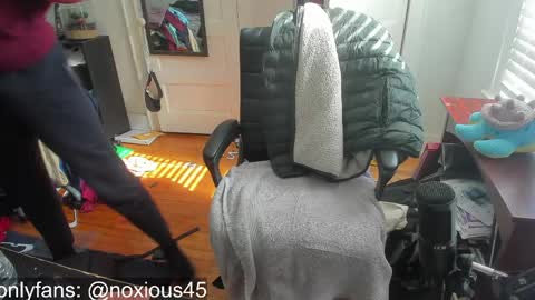 Snapshot of noxious145 chatting on 04.19.26 Noxious online show from 04.19.26