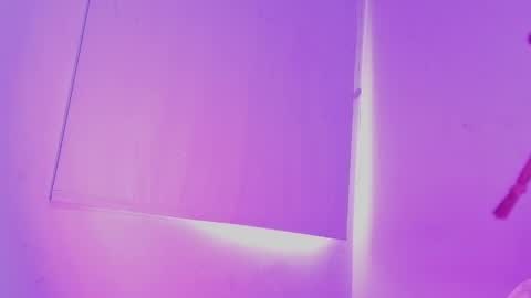 Snapshot of nude2557940 chatting on 05.20.26 Channel Cox online show from 05.20.26