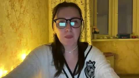 Snapshot of nuitblanche_vibes chatting on 11.17.25 nuitblanche_vibes online show from 11.17.25