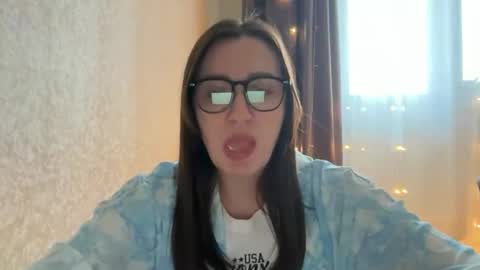 Snapshot of nuitblanche_vibes chatting on 11.25.25 nuitblanche_vibes online show from 11.25.25