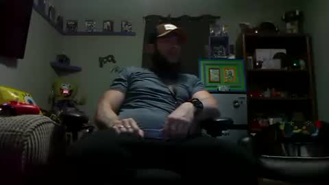 Awwwww Hey Sweetie Pies. Welcome To The Sweetie Pie Lounge. Enjoy The Dad-Cast. SweetCorny Fun-loving Dad Talk. online show from 12.18.25