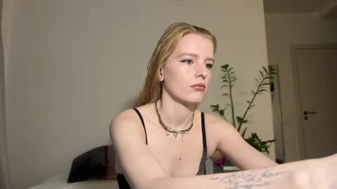 Snapshot of nura_foxx chatting on 05.10.26 nura_foxx online show from 05.10.26