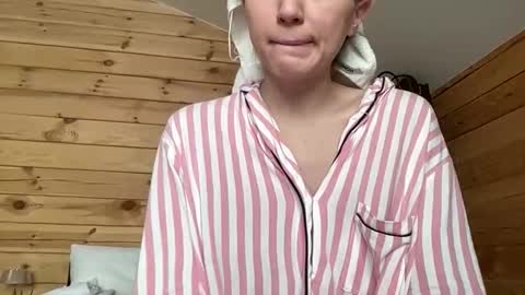 Snapshot of nursedoll chatting on 11.13.25 Ema online show from 11.13.25