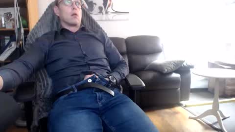 Snapshot of nursefan chatting on 10.17.25 nursefan online show from 10.17.25