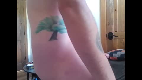 Snapshot of nuts4play chatting on 09.18.25 Piecer online show from 09.18.25