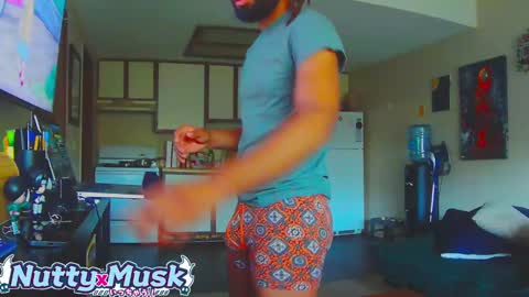 Snapshot of nuttyxmusk chatting on 09.13.25 Check the links online show from 09.13.25