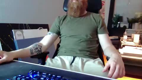 Snapshot of nxrthman chatting on 10.03.25 nxrthman online show from 10.03.25