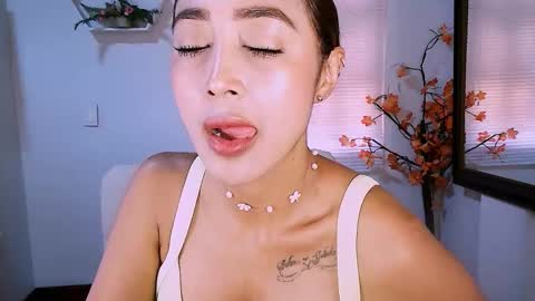 Nycole online show from 12.17.25