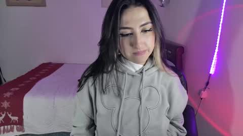 Snapshot of nymph_frida chatting on 12.06.24 Frida online show from 12.06.24