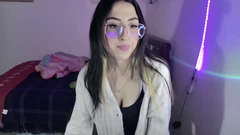 Snapshot of nymph_frida chatting on 12.31.24 Frida online show from 12.31.24