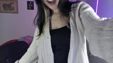 Snapshot of nymph_frida chatting on 12.31.24 Frida online show from 12.31.24